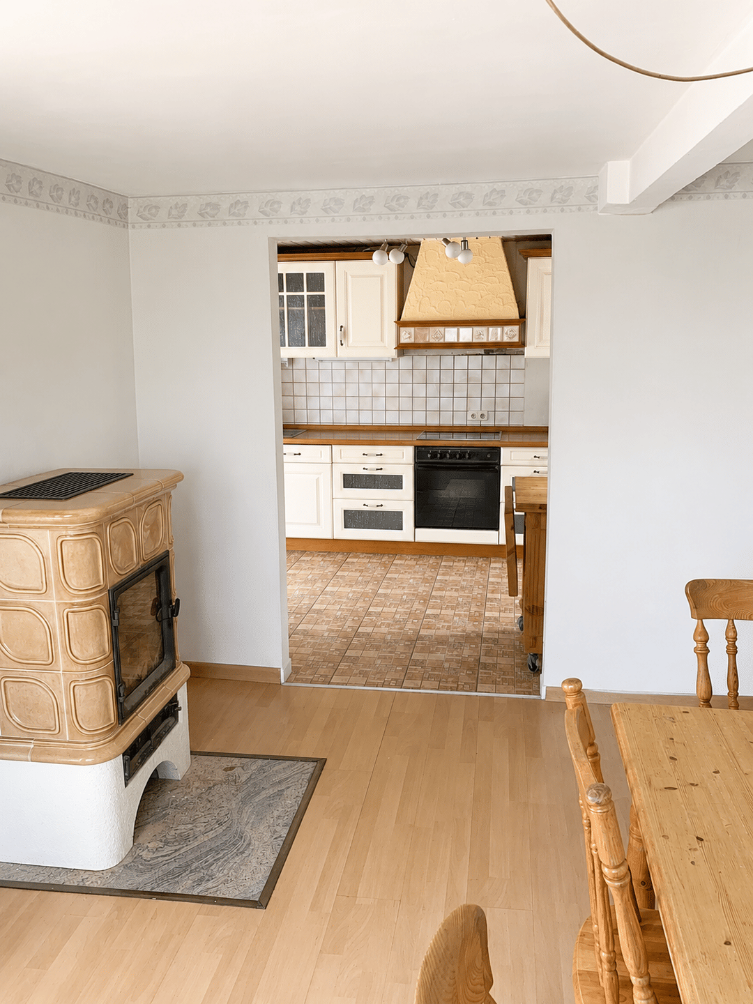Handwerker aufgepasst: Freistehendes Einfamilienhaus mit Scheune und Garage wartet auf Ihre Ideen!, 56479 Oberrod