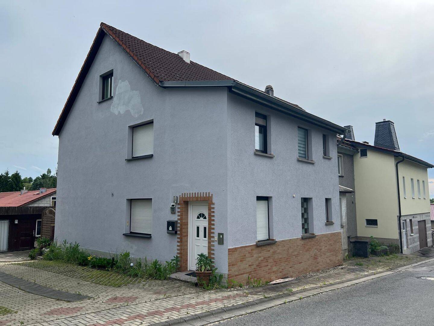 Zweifamilienhaus mit großzügigem Grundstück und Entwicklungspotenzial, 98673 Eisfeld