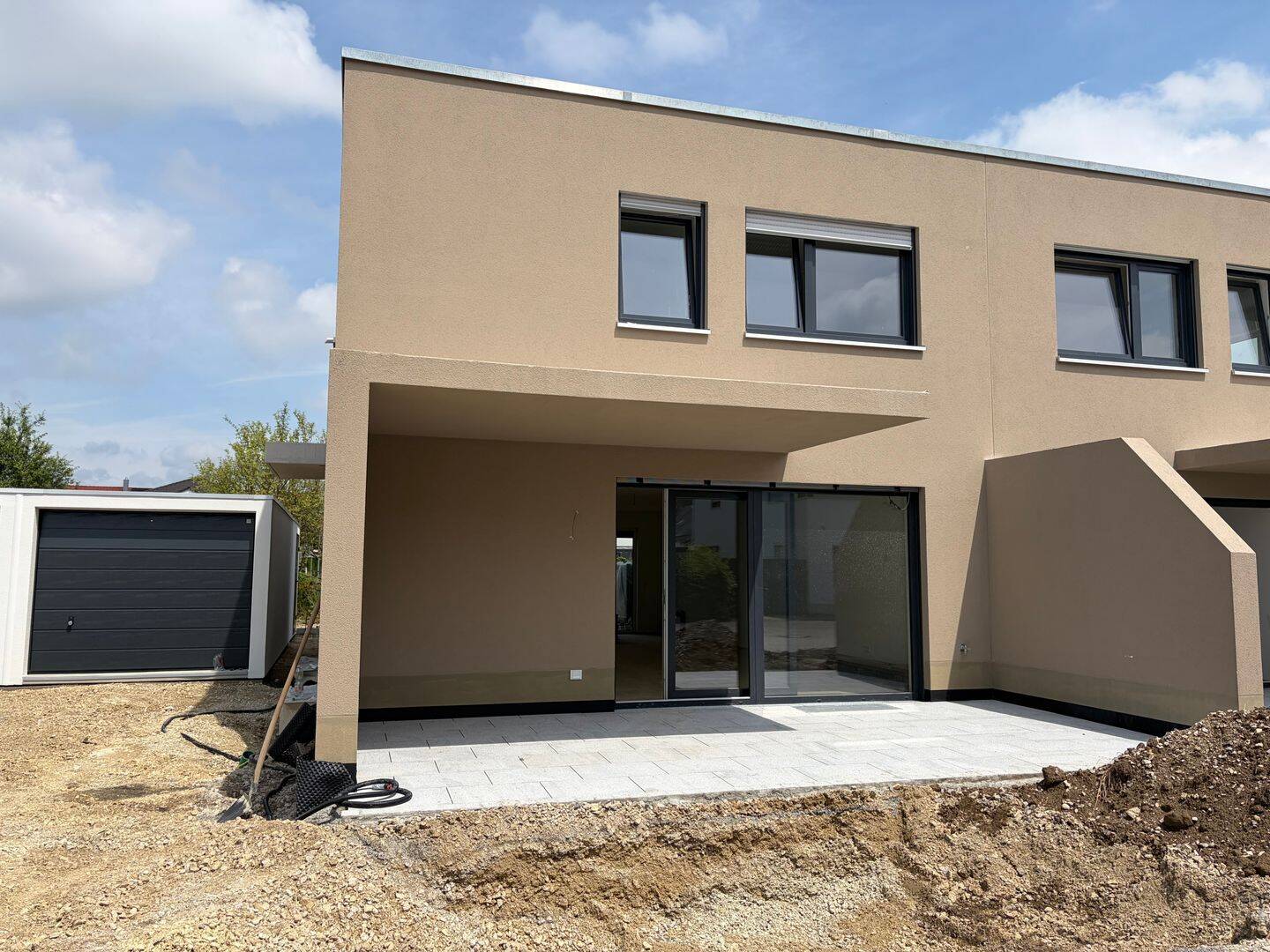 Neue moderne DHH in Unterhaunstadt mit Garage, 85055 Ingolstadt