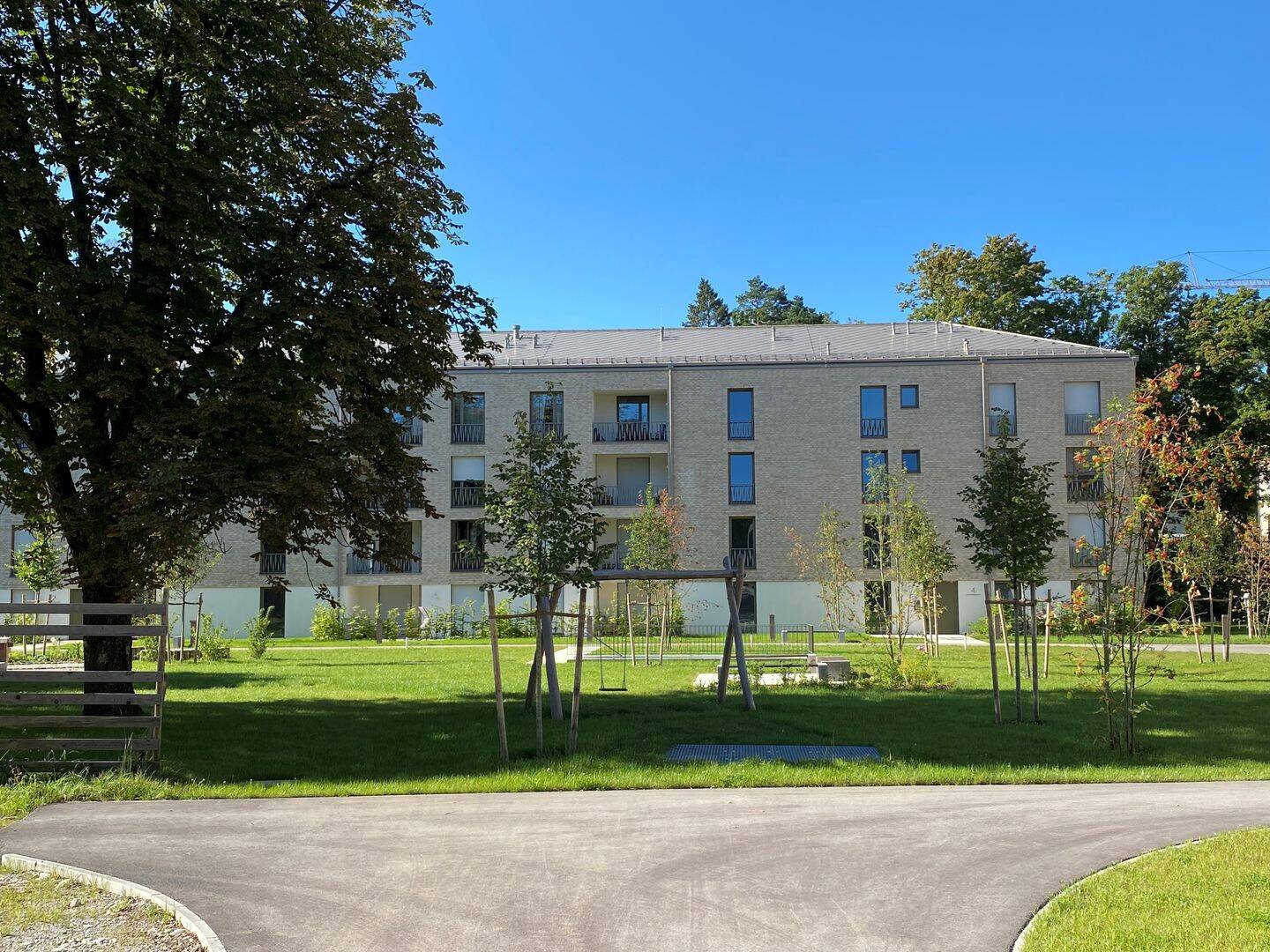 Schöne 2-Zimmer Wohnung mit großer Loggia in Haar zu vermieten! WHG Nr. 23, 85540 Haar (Trudering-Riem)