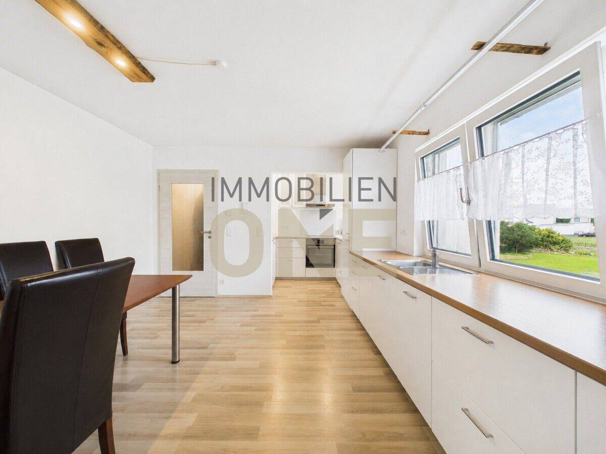 Modernisierte 3,5-Zimmerwohnung mit Südbalkon und großer Werkstatt, 92245 Kümmersbruck