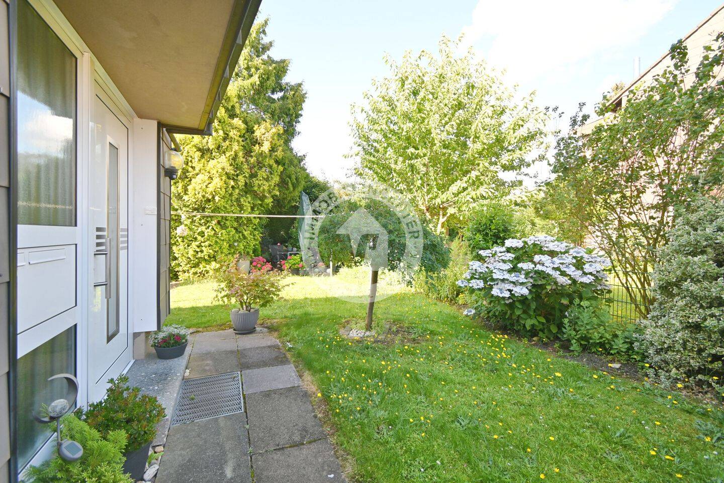 Zweifamilienhaus in guter Lage auf einem Erbbaugrundstück – eine Wohnung sofort verfügbar, 59071 Hamm