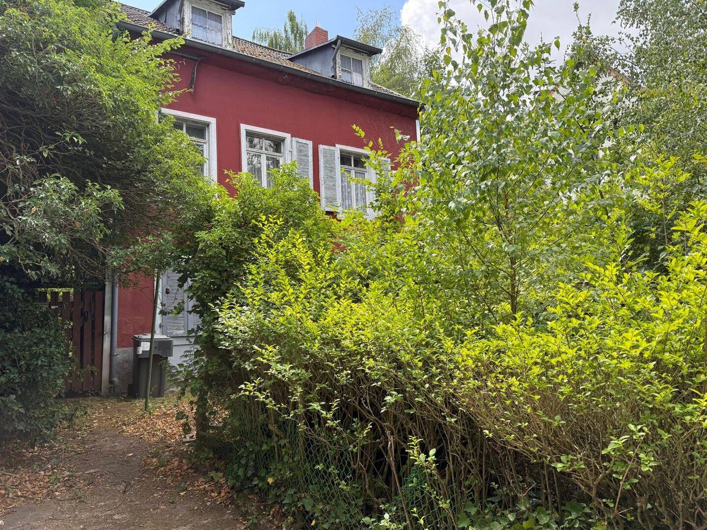 Familienfreundliches Haus mit großem Garten in Alt-Saarbrücken, 66117 Saarbrücken
