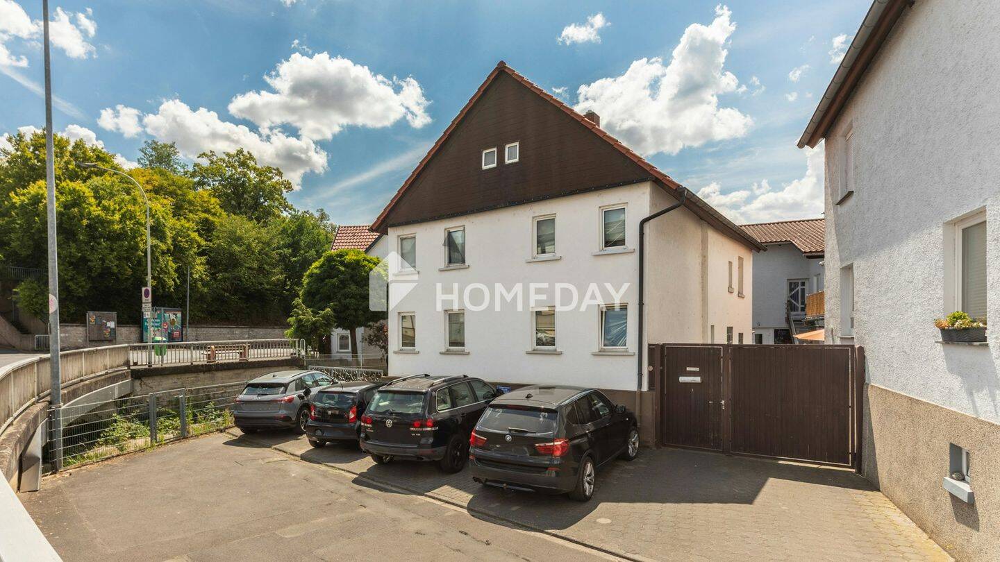 Solide Basis für Ihre Wohnträume: Weitläufiges Haus in attraktiver Ortsmitte, 35428 Langgöns