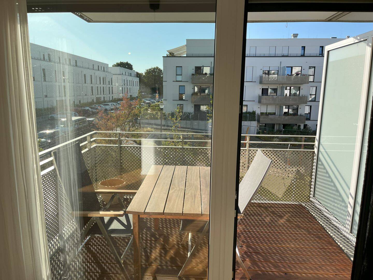 Moderne, helle, gepflegte 3-ZKB Wohnung mit EBK, Balkon, Einbaumöbeln und TG-Platz, 53123 Bonn