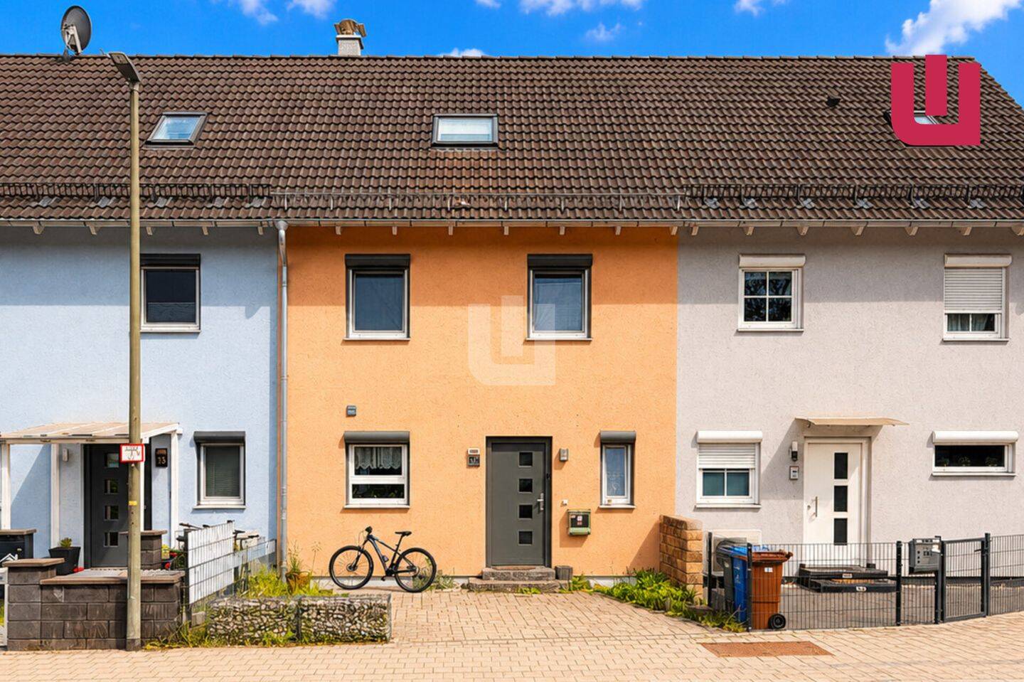WINDISCH – Gut geschnittenes RMH im neuwertigen Zustand zentral in Emmering, 82275 Emmering