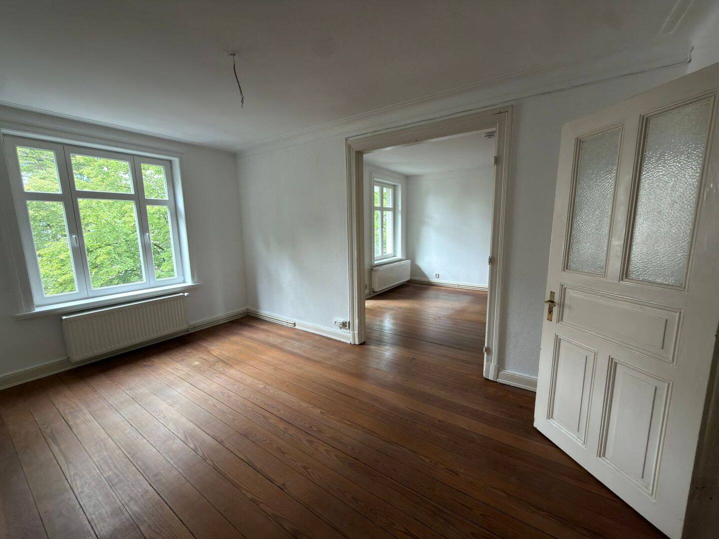 Lichtdurchflutete 3-Zimmer-Wohnung mit 2 Balkonen in aufwendig saniertem Jugendstilhaus mit Aufzug, 22083 Hamburg (Hamburg-Nord Barmbek-Süd)