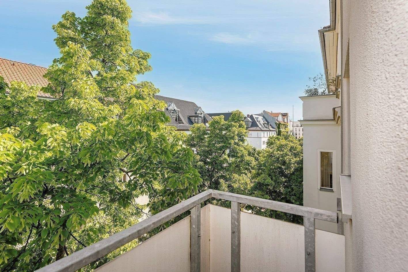 Bezugsfreie 2 Zimmer Doppelbalkon Wohnung provisionsfrei dicht Kudamm zu verkaufen, 10707 Berlin (Charlottenburg-Wilmersdorf Charlottenburg Wilmersdorf)