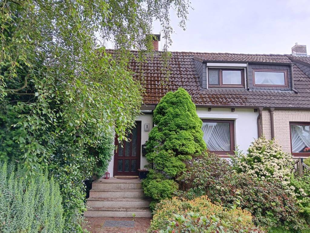 Gemütliche Doppelhaushälfte mit Garten, Carport & Garage nahe der A23 Hamburg Eidelstedt (befristeter Mietvertrag), 22523 Hamburg (Eimsbüttel Eidelstedt)