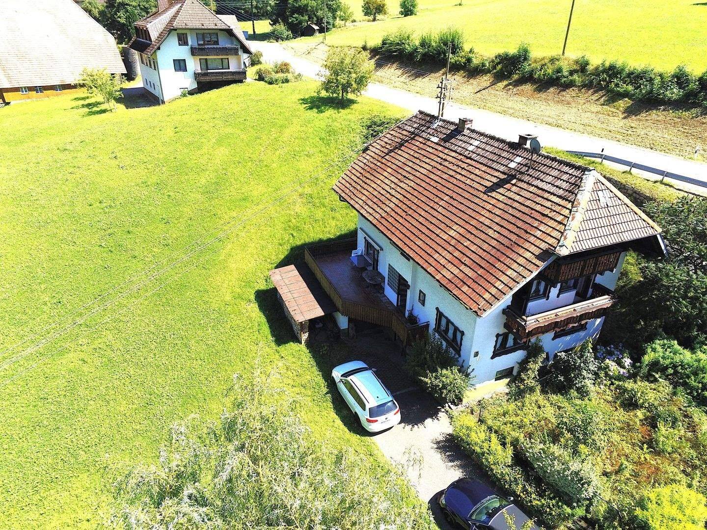 Charmantes Einfamilienhaus mit Blick ins Grüne in Oberprechtal/ Elzach, 79215 Elzach