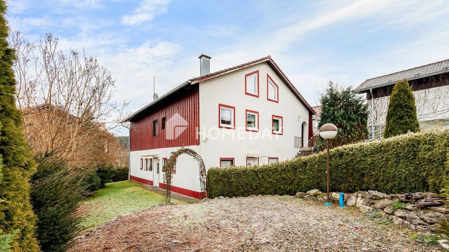 Großzügiges Zweifamilienhaus mit weitläufigem Garten und vielseitigem Wohnkonzept, 87480 Weitnau