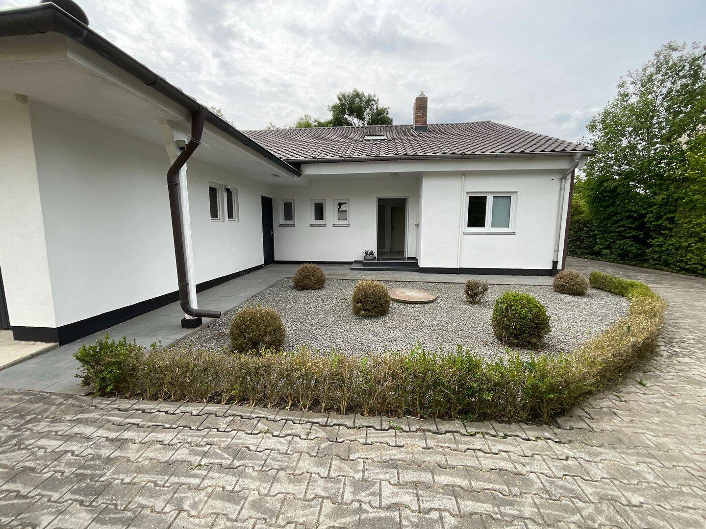 Haunstetten: Traumhaft großes XXL-Grundstück 1.022 m² mit Bungalow u. PV-Anlage – sofort frei!, 86179 Augsburg (Haunstetten Siebenbrunn)