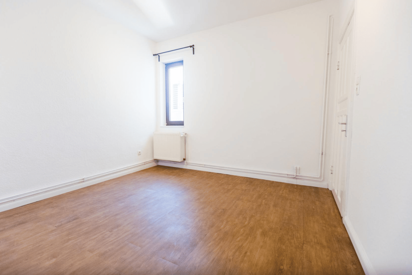 Unmöbliertes 13,5 qm großes WG Zimmer zum 01.09. am Hamburger Berg, 20359 Hamburg (Altona Altona-Altstadt Neustadt Sankt Pauli Sternschanze)