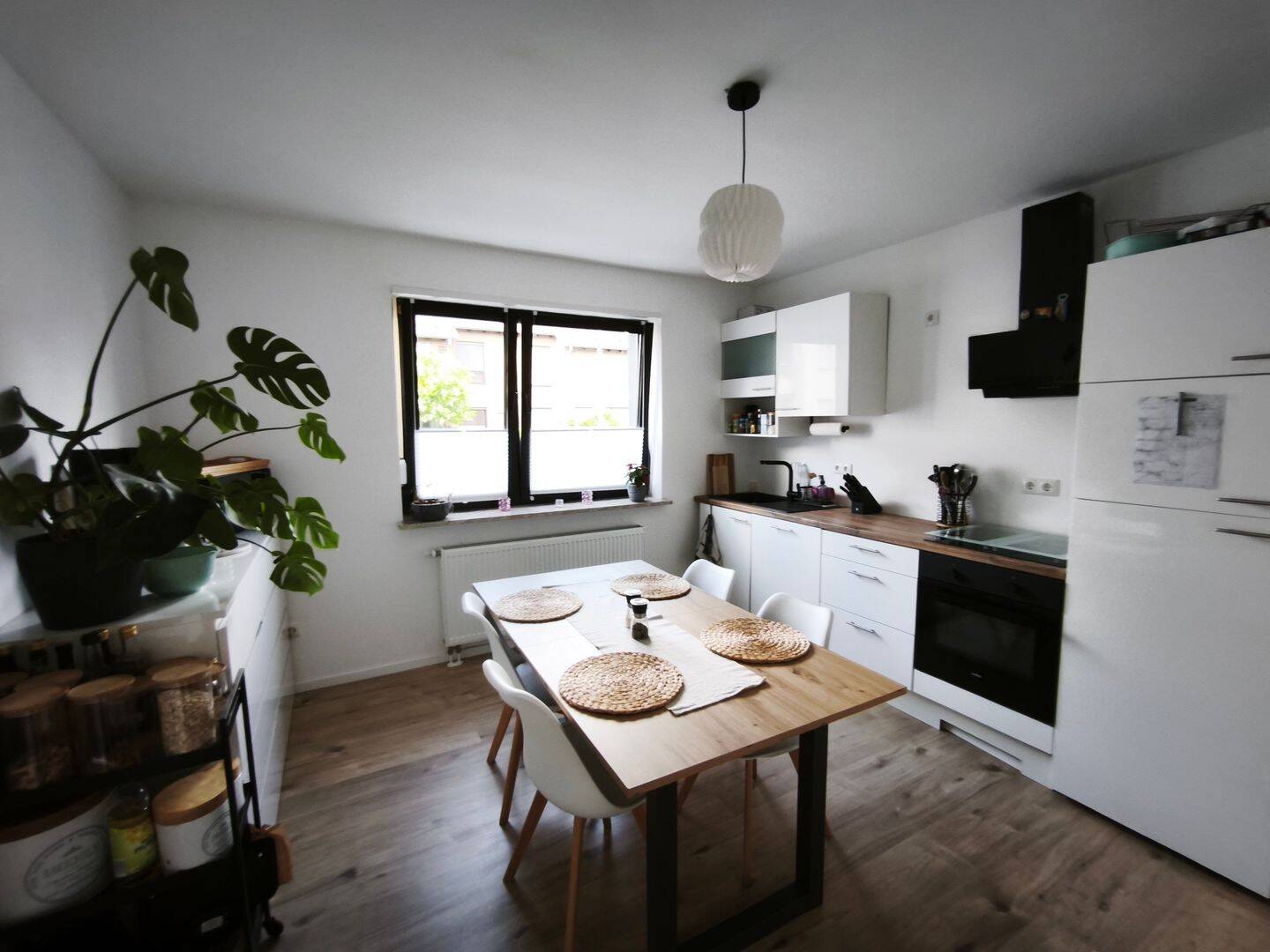 2,5-Zimmer-Erdgeschosswohnung mit Garten in ruhigem 3-Familienhaus, 41065 Mönchengladbach (Hardterbroich Hermges Lürrip Pesch)