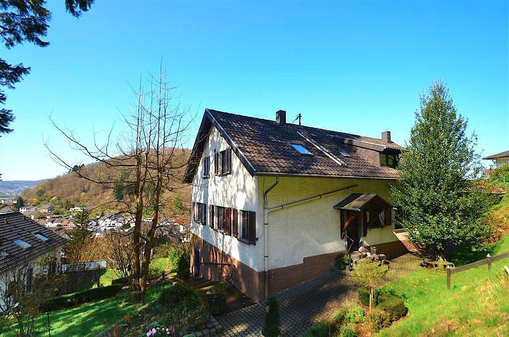 Landhaus in Merzig Stadt -Höhenlage mit Fernsicht gr. Grundst., 66663 Merzig