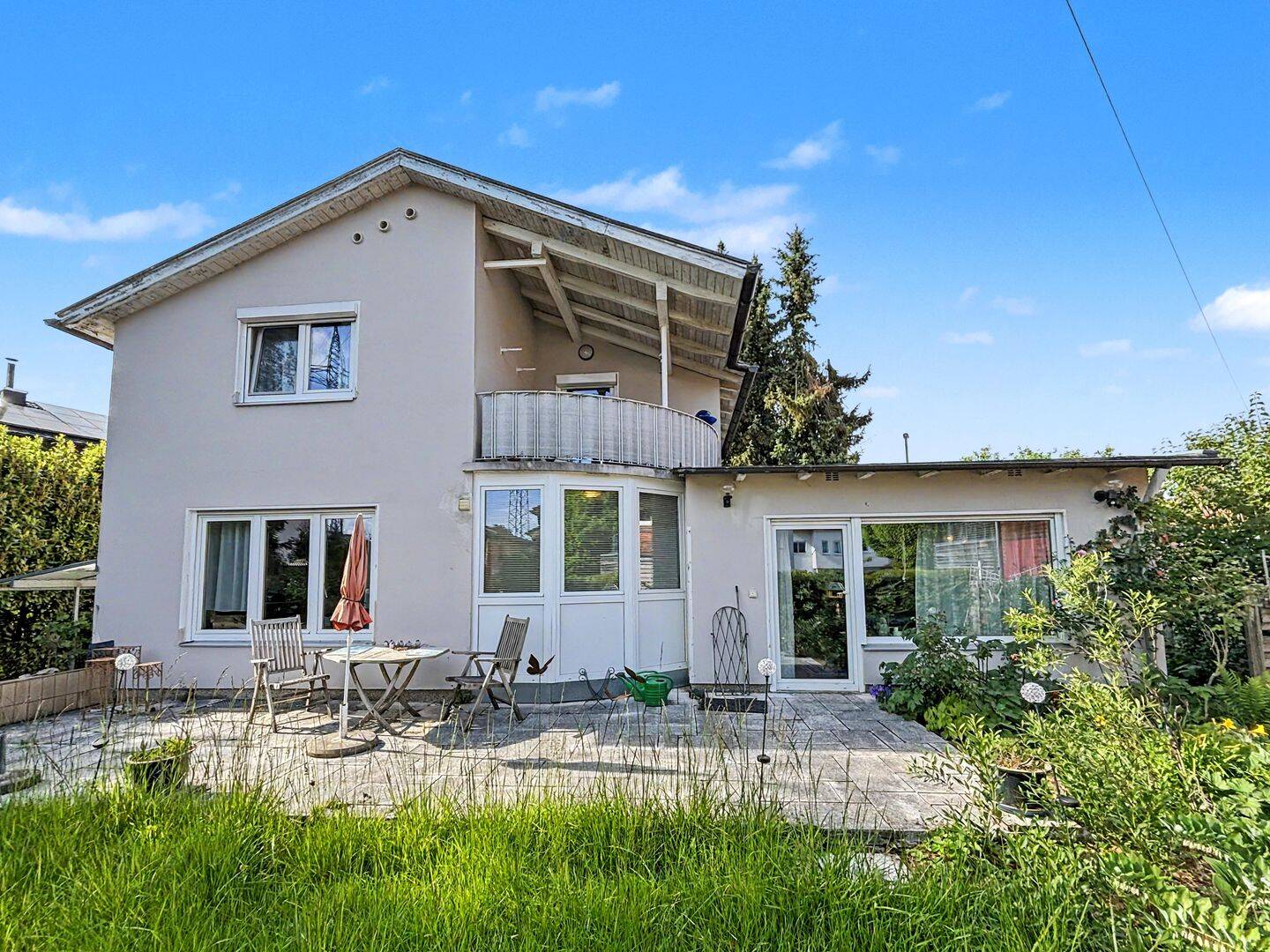 Sale- u. Lease-Back – Gepflegtes Zweifamilienhaus in attraktiver Lage von Stephanskirchen-Schloßberg, 83071 Stephanskirchen
