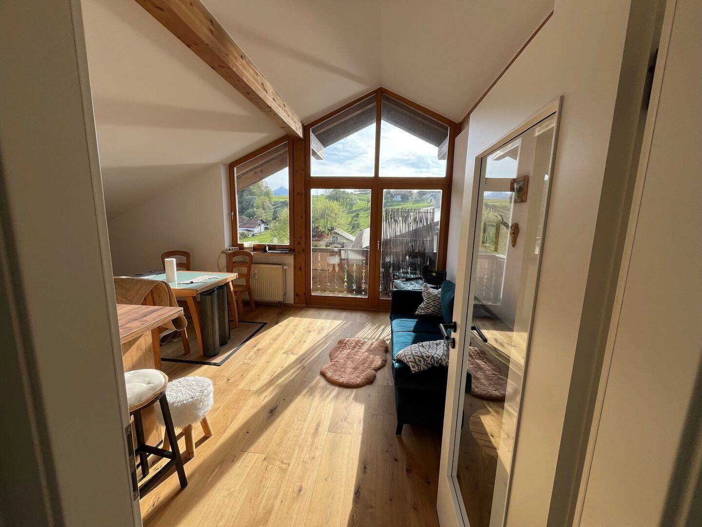 Dachgeschoß-Wohnung mit wunderschönem Bergblick- Befristetes Wohnen möglich !!, 83313 Siegsdorf