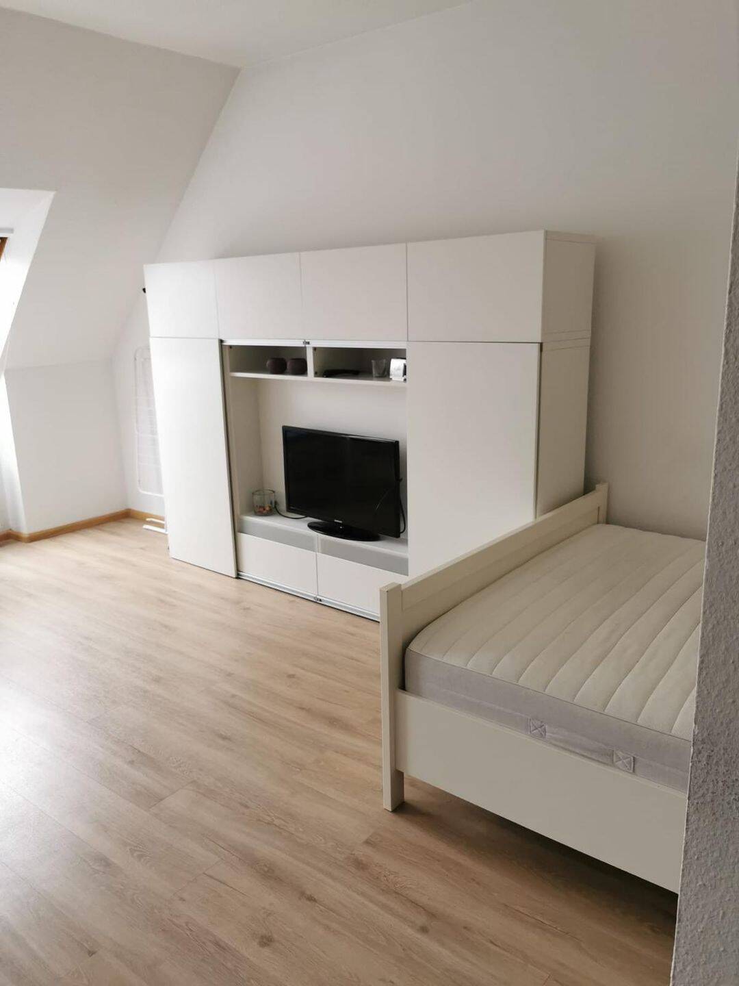 Zentrale Wohnung an der Uni, 79098 Freiburg im Breisgau (Altstadt Neuburg Oberau)