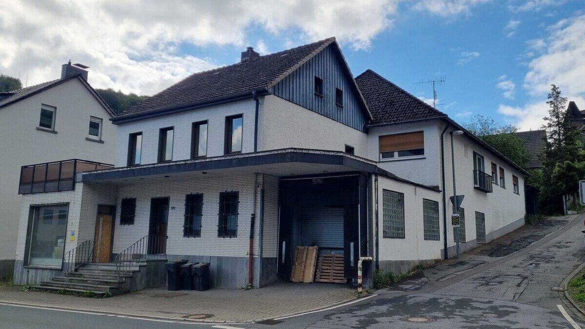 Wohn- und Geschäftshaus mit viel Fläche zum kleinen Preis!, 58762 Altena