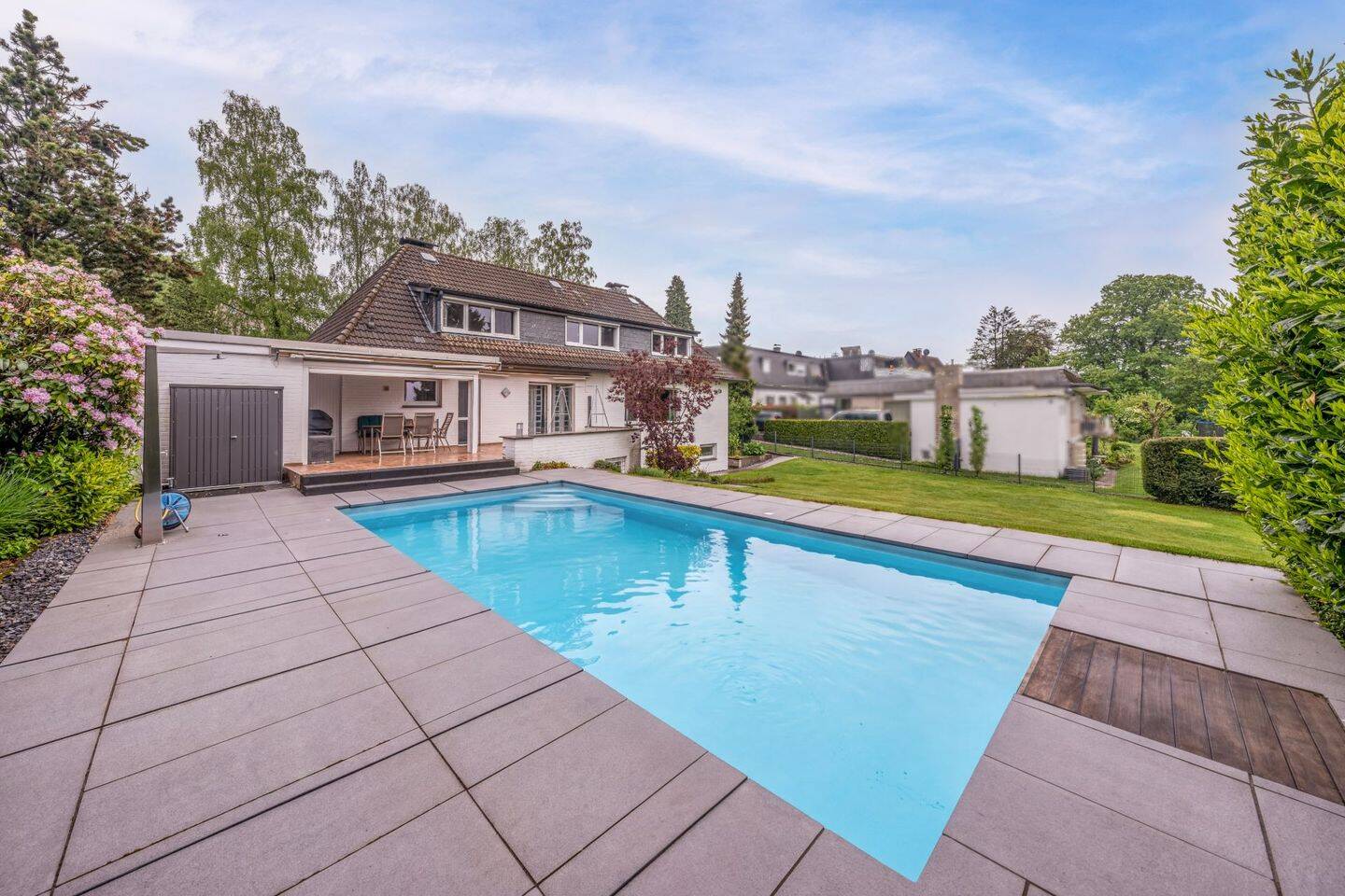 Ihr Familienparadies in Ehringhausen: Viel Platz, eigener Pool & Sauna