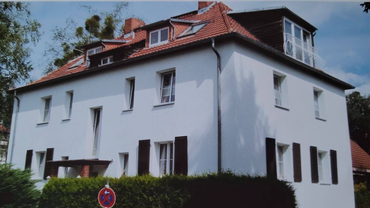 im Ober +-Kladow, sonnige 4 Zi. Wohnung im Ober + Dachgeschoss, Option auf Gartenbenutzung und 60 qm. Gewerbekeller, 14089 Berlin (Spandau Gatow Kladow Kolonie Windmühlenberg)