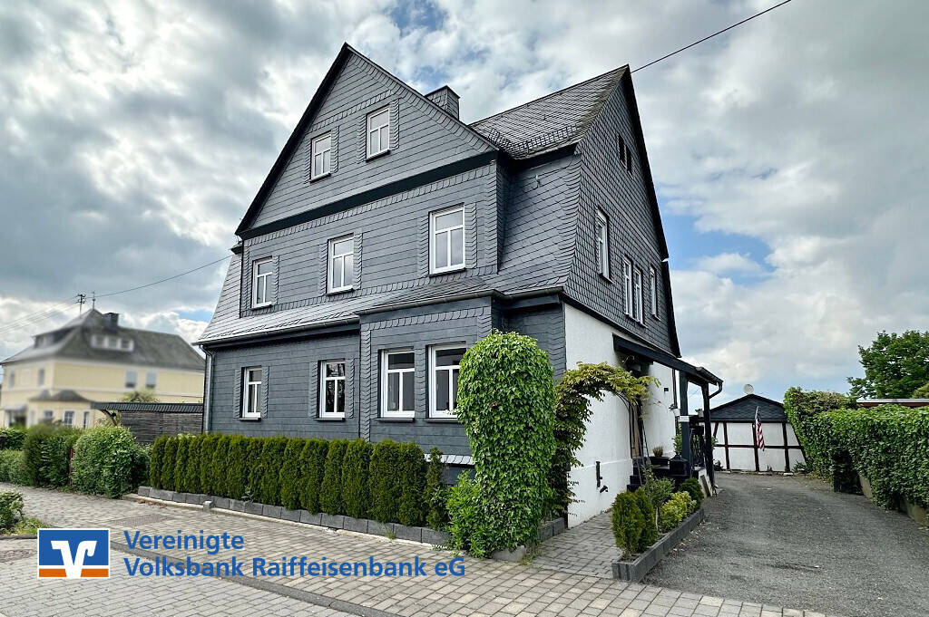 Sehr gepflegtes und saniertes Einfamilienhaus mit schönem Grundstück in Kirchberg, 55481 Kirchberg (Hunsrück)