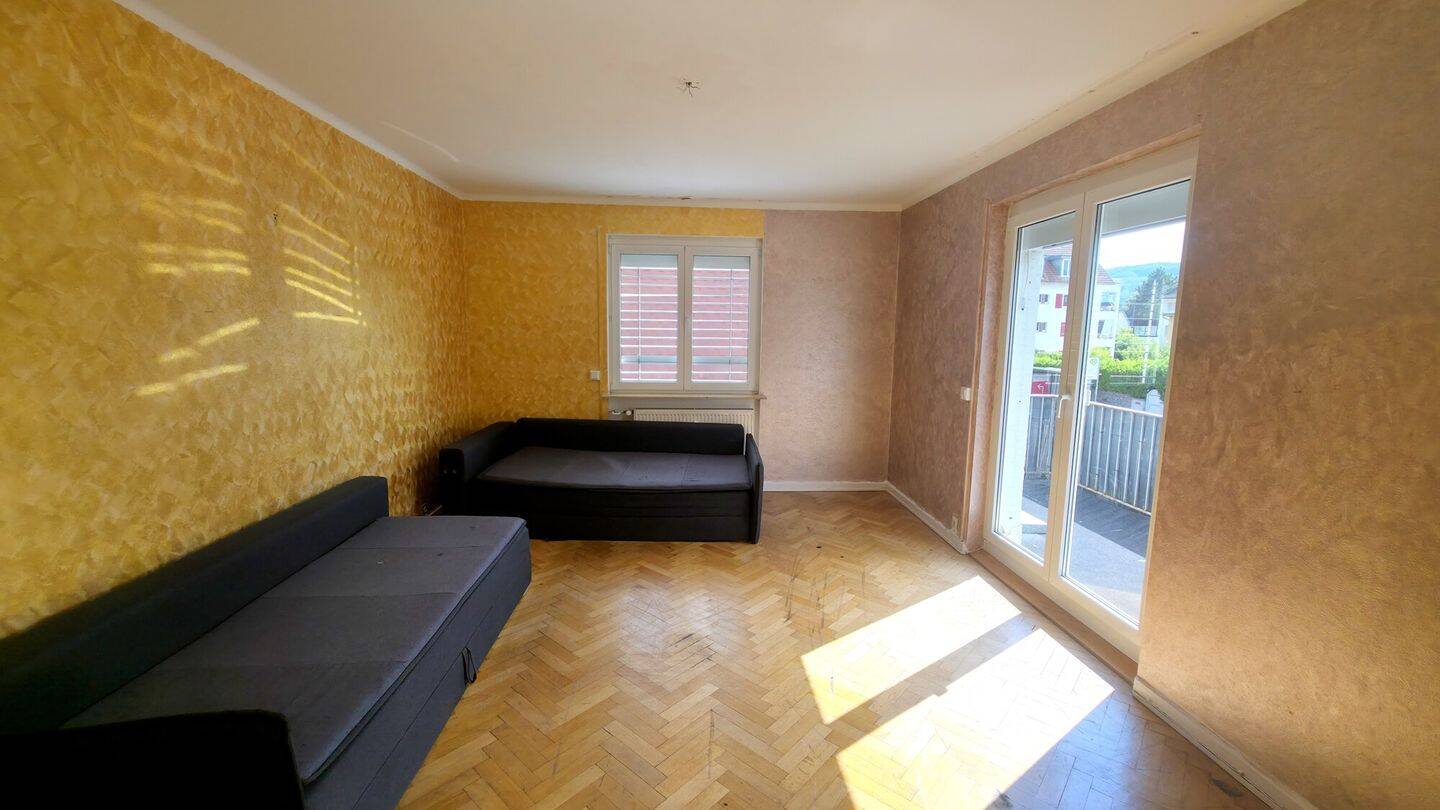 großes WG Zimmer mit eigenem Balkon: Wohnen mit kurzen Wegen im Alltag in Lörrach, 79539 Lörrach