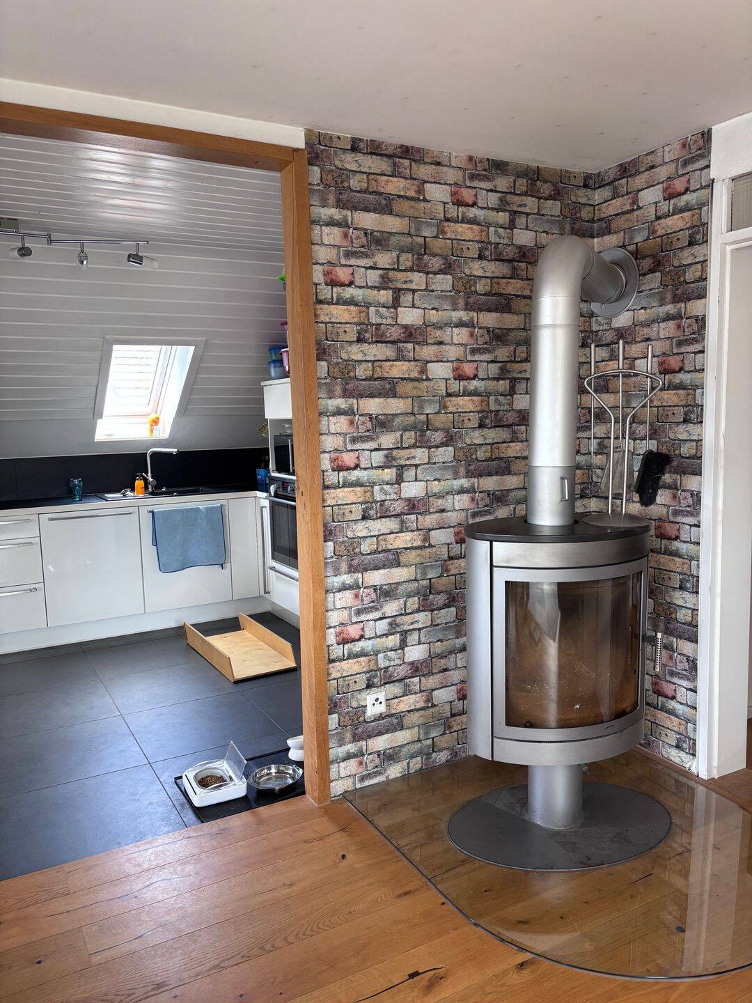 Modernisierte 3-Zimmer-Wohnung mit Balkon, Einbauküche, Stellplatz und Gartennutzung in Jettenburg, 72127 Kusterdingen
