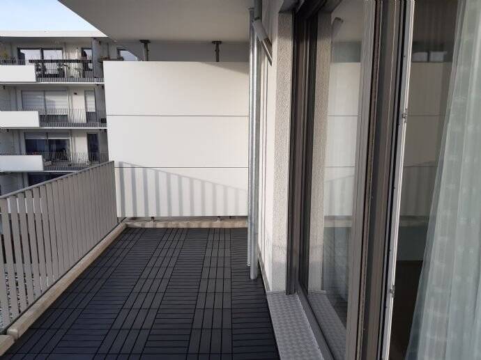 Lichtdurchflutete 2 Zimmer Wohnung mit SW-Balkon und Einbauküche, großzügig geschnitten, 81249 München (Allach-Untermenzing Aubing-Lochhausen-Langwied Pasing-Obermenzing)