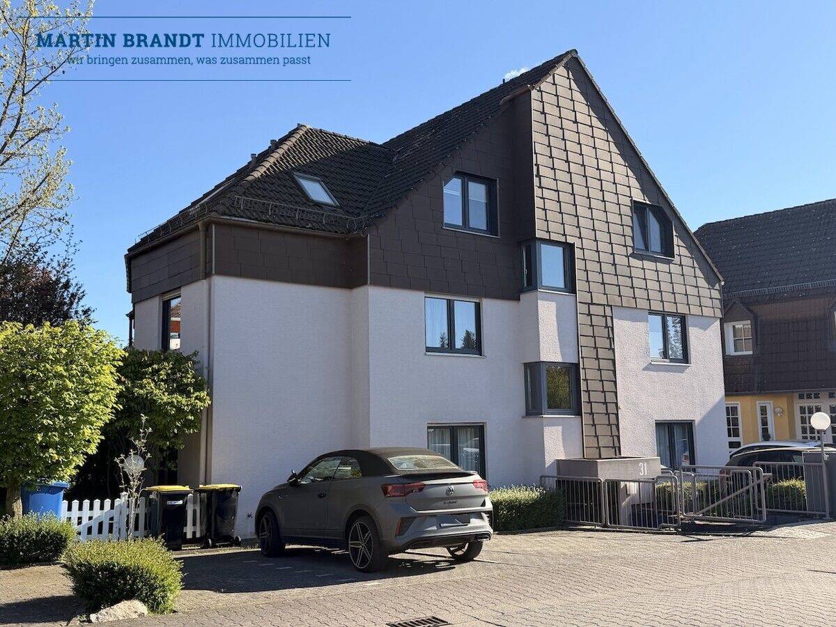 ÜBER DEN DÄCHERN VON IDSTEIN! Sonnige Dachgeschosswohnung mit Einbauküche, Kamin + Balkon, 65510 Idstein