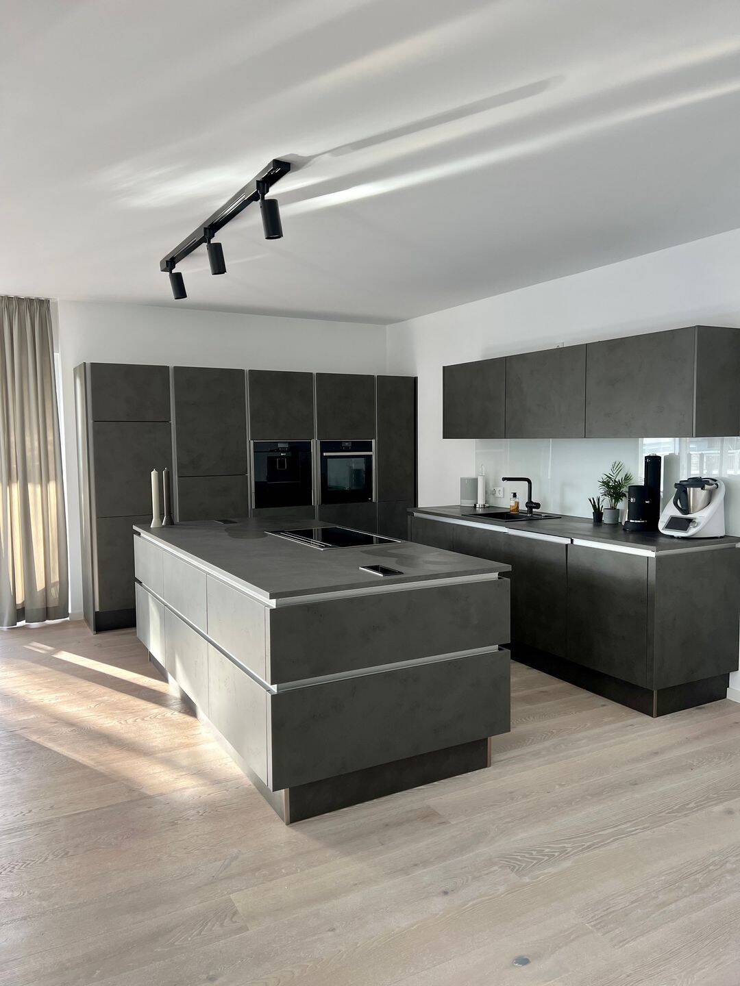 Luxuriöses Penthouse mit 100 m² Dachterrasse, 4 Zimmer im Herzen von Kassel, 34117 Kassel