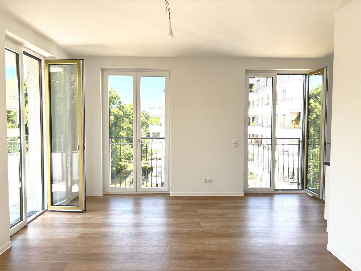Neubau-Apartment mit Süd-Balkon sucht neue Mieter, 12051 Berlin (Neukölln)