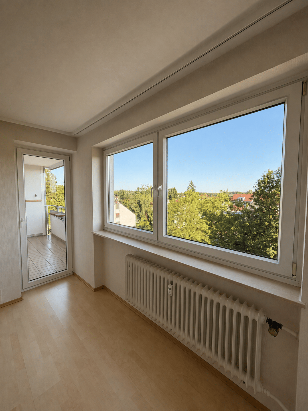Bezugsfreie 2-Zimmer-Wohnung mit Balkon, Aufzug & Stellplatz, 91058 Erlangen (Bruck Eltersdorf Erlangen-Süd Sebaldussiedlung Tennenlohe)