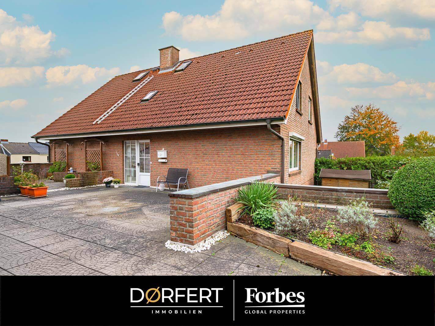 Ein Zuhause mit Charakter – großzügige Maisonettewohnung zwischen Altstadt und Ostsee, 23569 Lübeck (Kücknitz Travemünde)