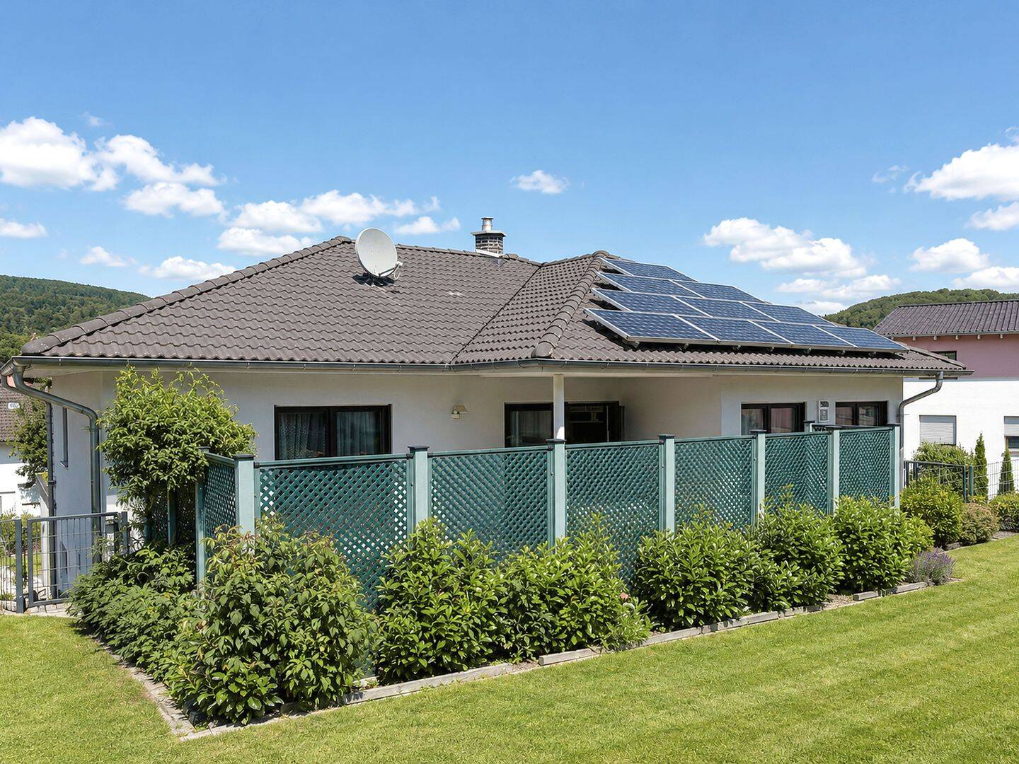 Schauenburg-Hoof… Freistehendes, geräumiges Einfamilienhaus mit modernster Haustechnik und großzügigem Nebengebäude für Wohnmobil, Boot, Oldtimer oder, 34270 Schauenburg