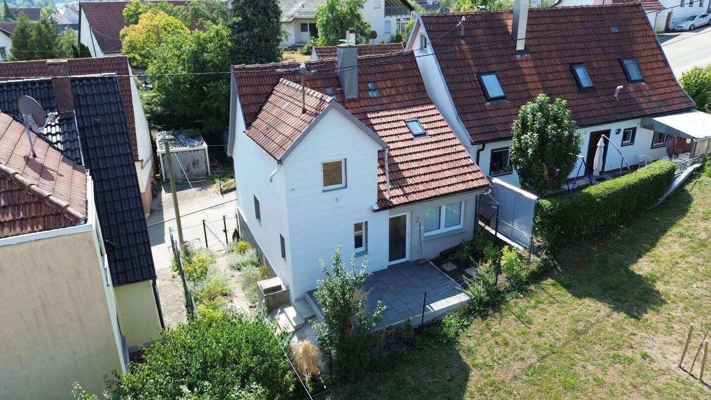 Umfassend modernisiertes Einfamilienhaus mit Garten und Terrasse, 72459 Albstadt