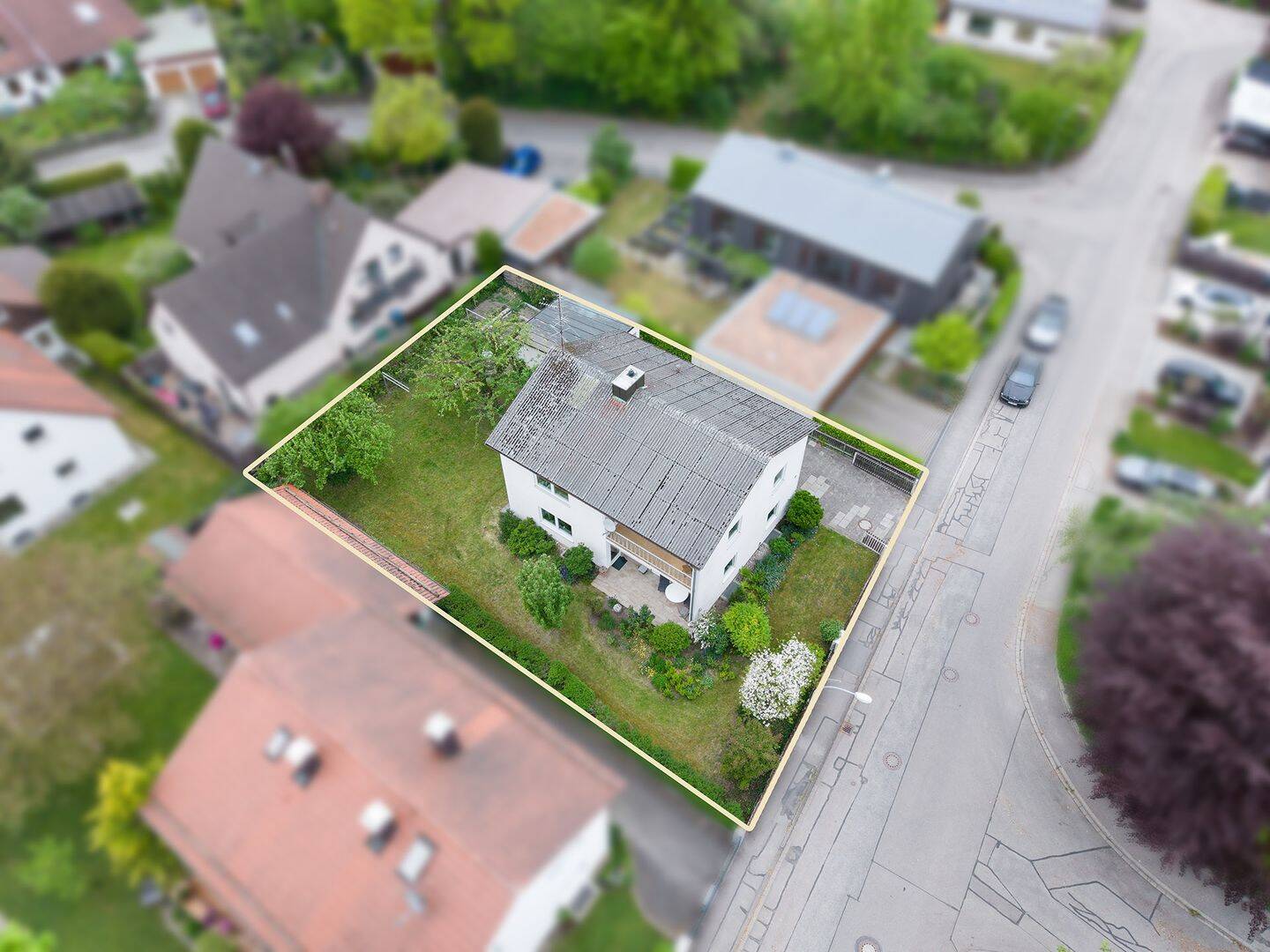 Solides Zweifamilienhaus in ruhiger Lage von Erding / Pretzen, 85435 Erding