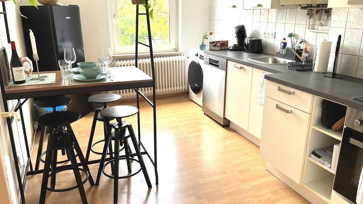 Schöne voll möblierte Zwei Zimmer Wohnung in Wilhelmshaven zu vermieten., 26384 Wilhelmshaven (Heppens Heppenser Groden Innenhafen Innenstadt Neuende)