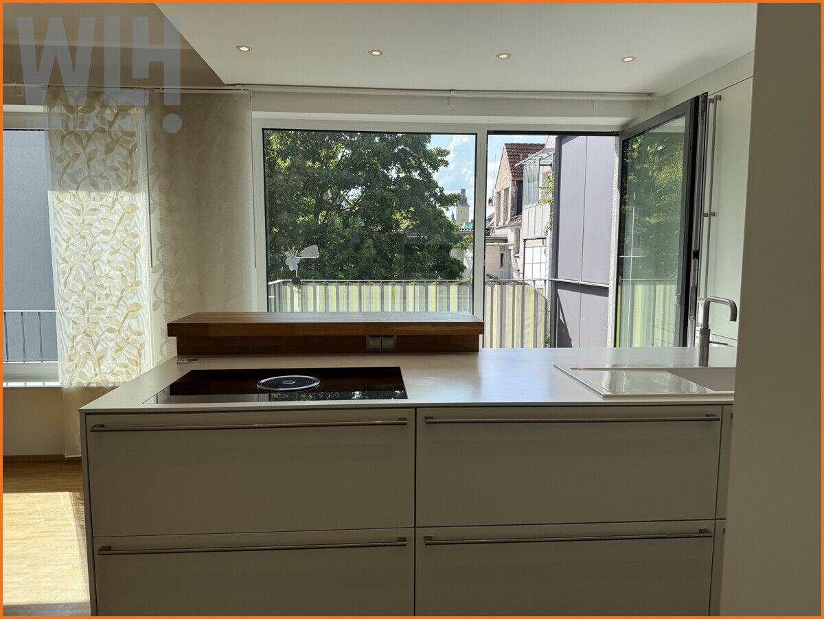 Einziehen und genießen. Moderne Wohnung mit hochwertigen Einbaumöbeln über 2 Ebenen, 30167 Hannover