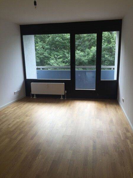 Moderne 2-Zimmerwohnung mit Einbauküche und Balkon, 60316 Frankfurt am Main (Nordend-Ost Nordend-West Ostend)