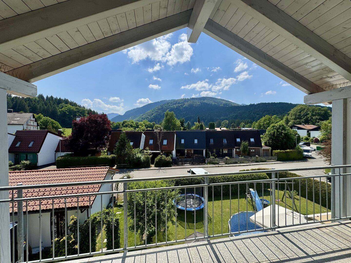 Traumhafte 3-Zimmer-Dachgeschosswohnung in ruhiger Lage von Hörgering – Siegsdorf, 83313 Siegsdorf