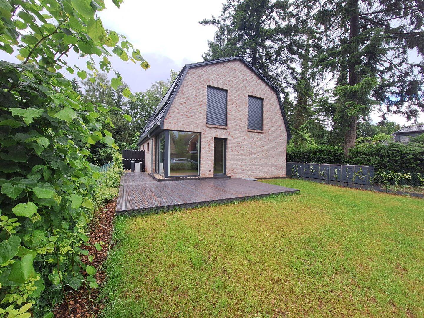 Moderne und energieeffiziente Doppelhaushälfte in beliebter, ruhiger Wohngegend am Volksdorfer Wald in Meiendorf, 22145 Hamburg (Wandsbek Farmsen-Berne Rahlstedt)