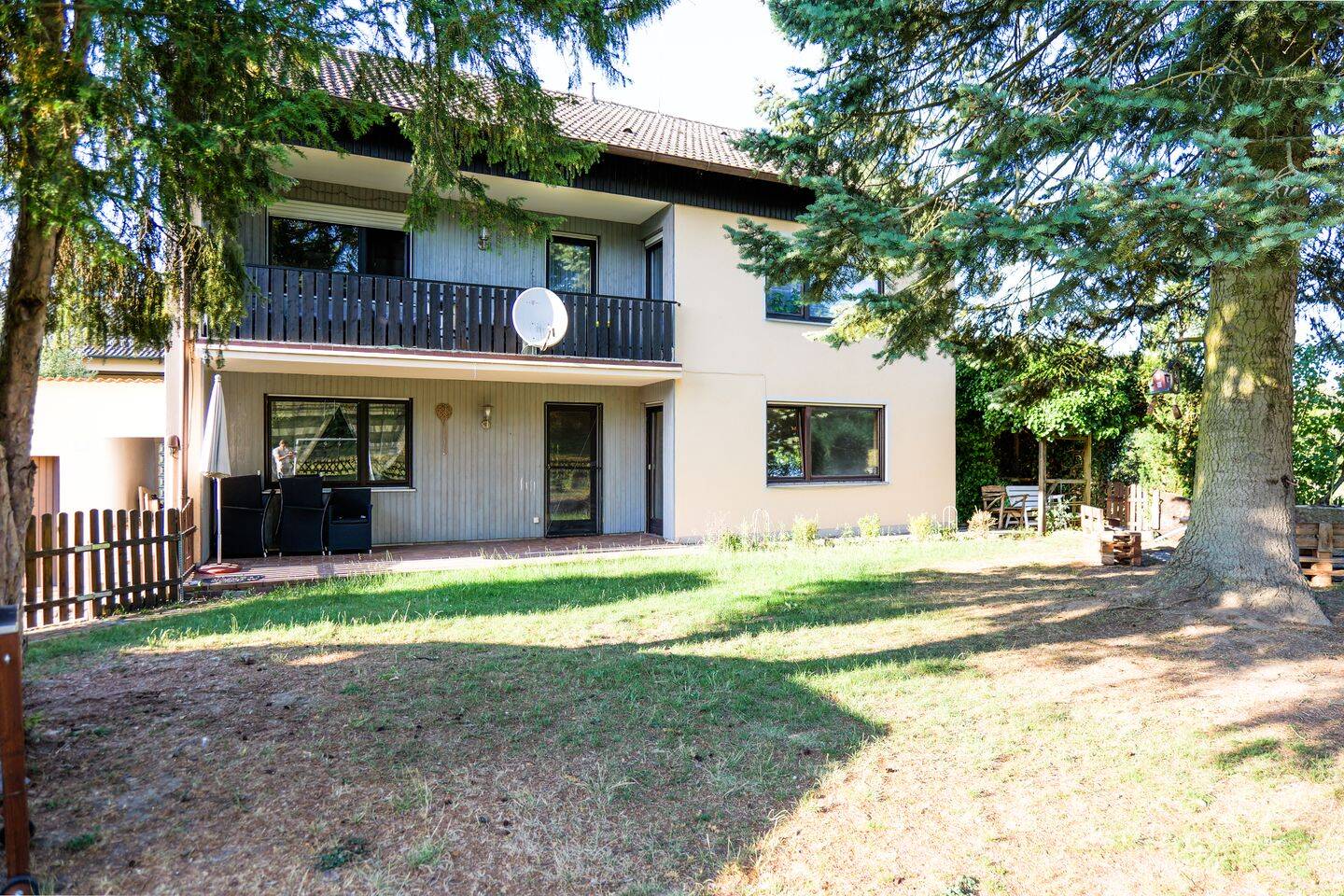 Wohnen zwischen Donau und Natur – Zweifamilienhaus mit großem Grundstück in Kelheim-Gundelshausen, 93309 Kelheim