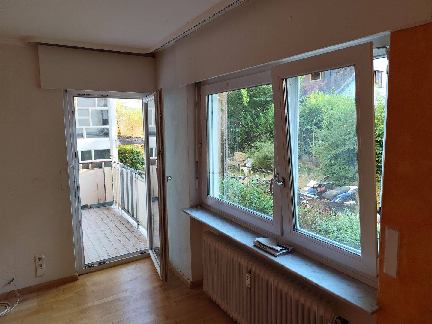 Modernisierte Wohnung in Freiburg-Oberau-2 Balkone-Dreisamnähe, 79102 Freiburg im Breisgau (Oberau Waldsee Wiehre)