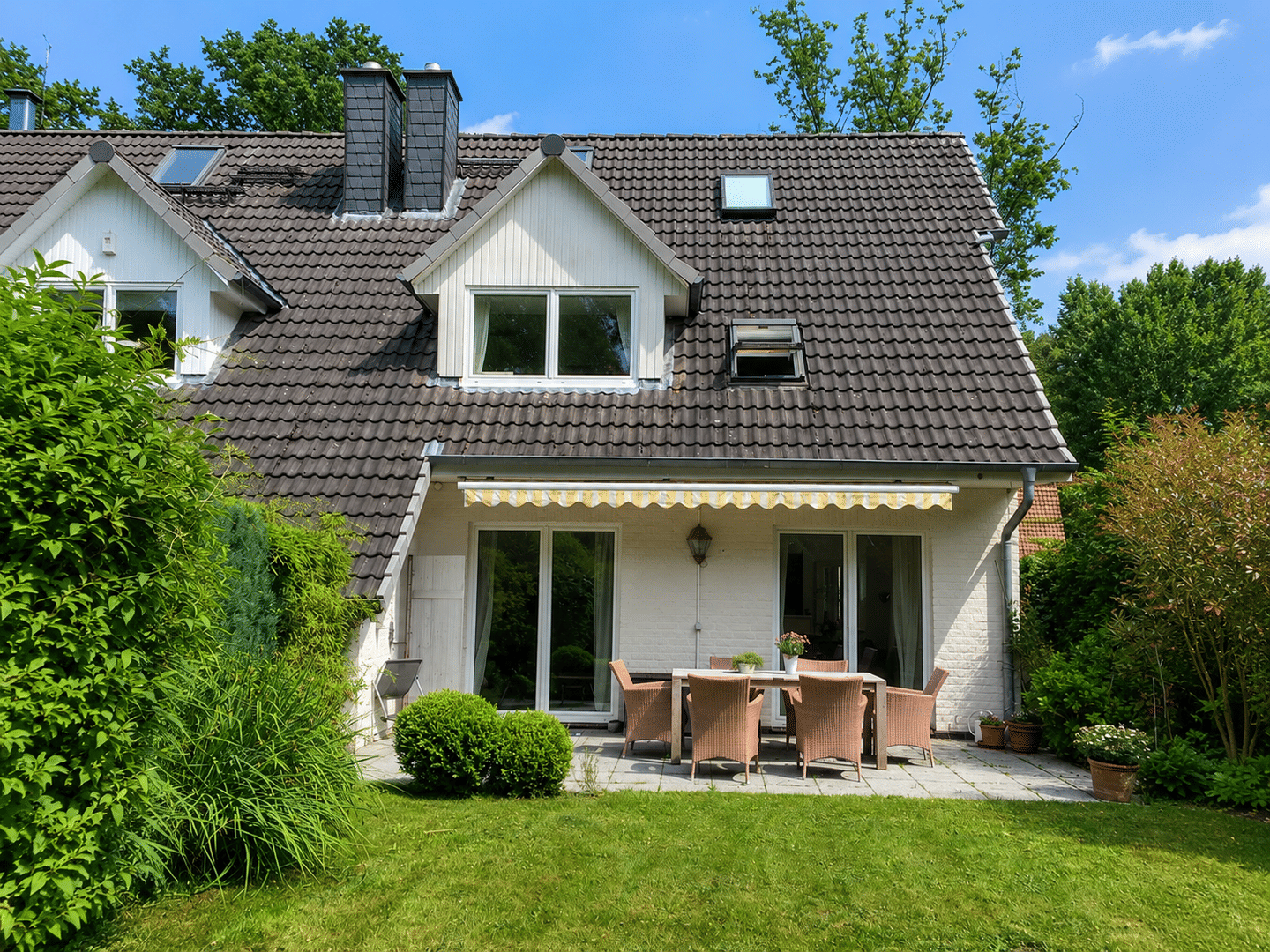 Lichtdurchflutete Doppelhaushälfte mit Garten in Sasel/Volksdorf, 22359 Hamburg (Wandsbek Bergstedt Rahlstedt Volksdorf)