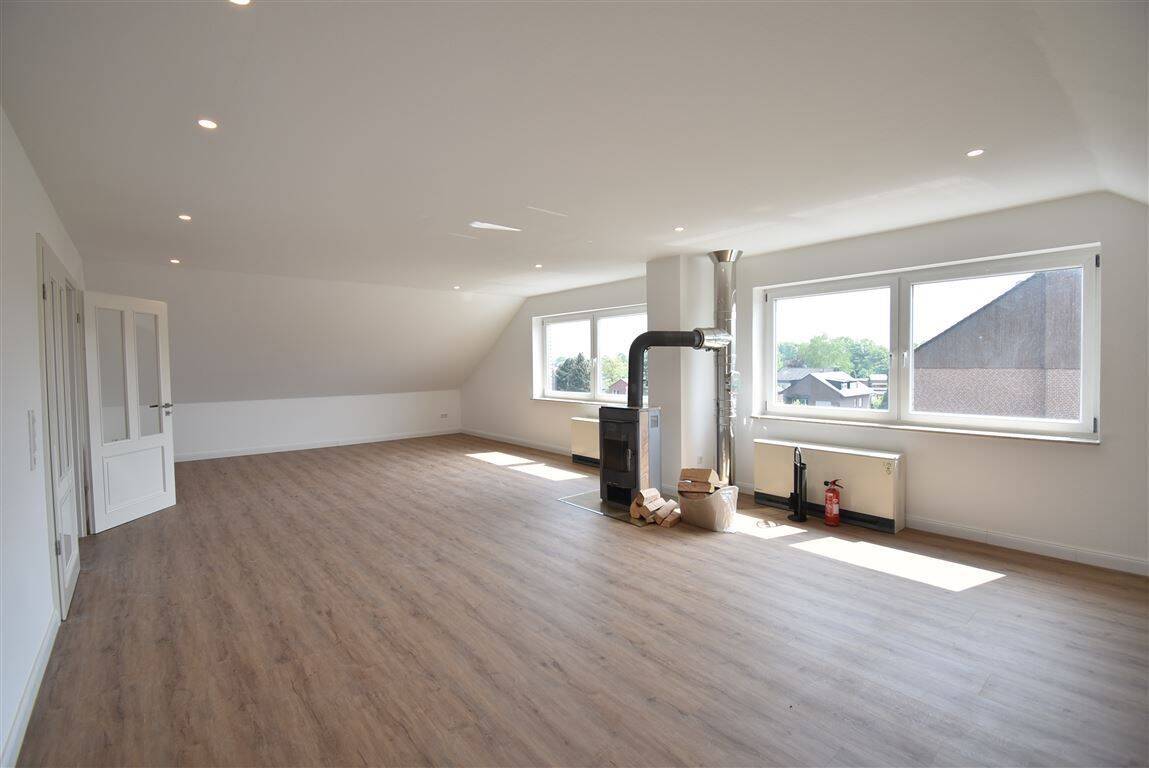 Mit hoher Wohnqualität! Provisionsfreie 4-Zi-Whg mit Balkon & Kamin, 50226 Frechen
