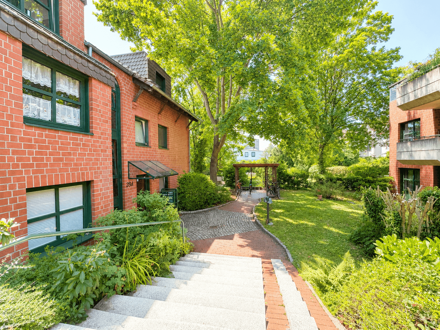 *Ostviertel* 2-Zi.-ETW mit Terrasse & Tiefgarage, 37085 Göttingen