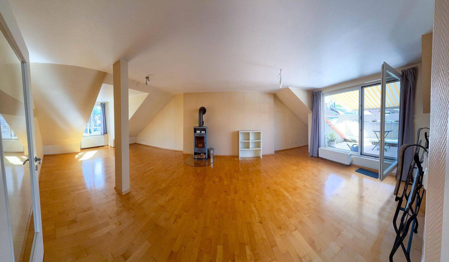 Ruhige Dachgeschosswohnung über den Dächern von Harburg, 21073 Hamburg (Harburg Eißendorf Heimfeld Wilstorf)