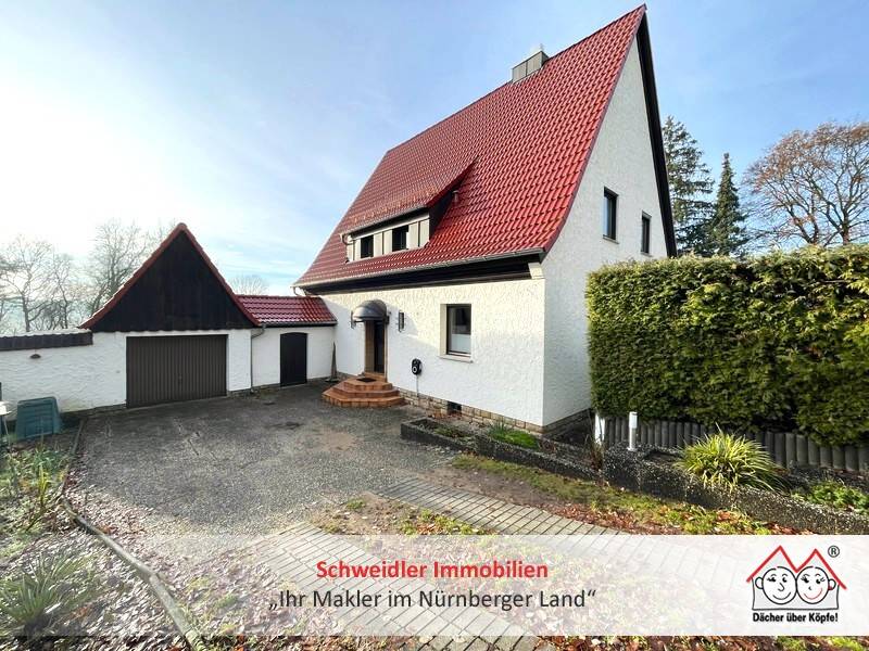 Großzügig Wohnen am Strengenberg – Einfamilienhaus mit Garage in Rückersdorf, 90607 Rückersdorf
