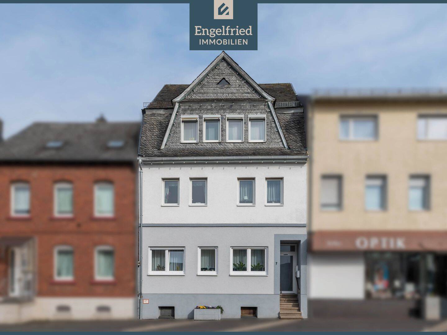 Kernsaniertes Dreifamilienhaus mit Charakter, drei Stellplätzen und soliden Mieteinnahmen, 56288 Kastellaun